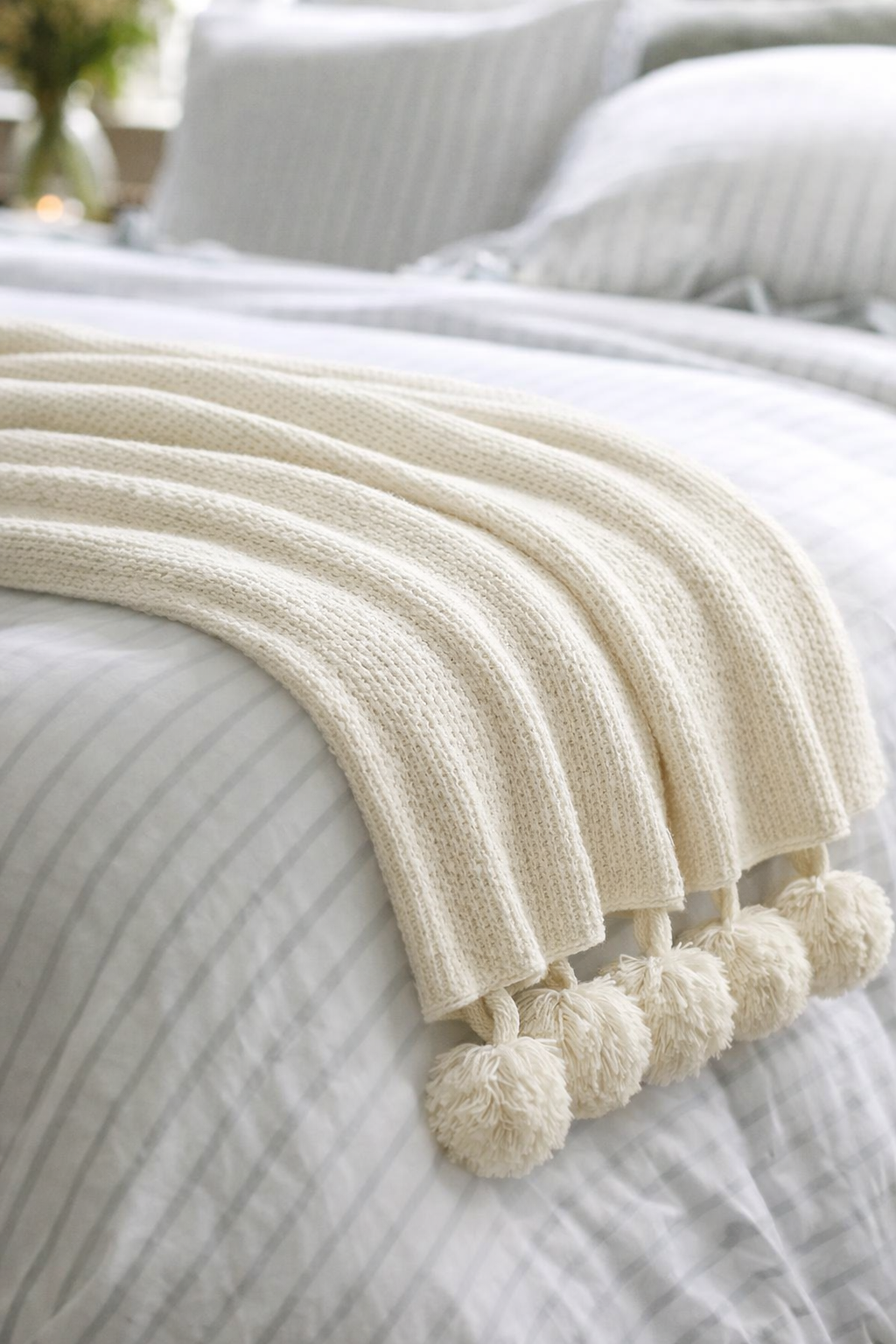 Chunky Knit Pom Pom Throw Blanket 50x60